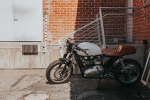 車
